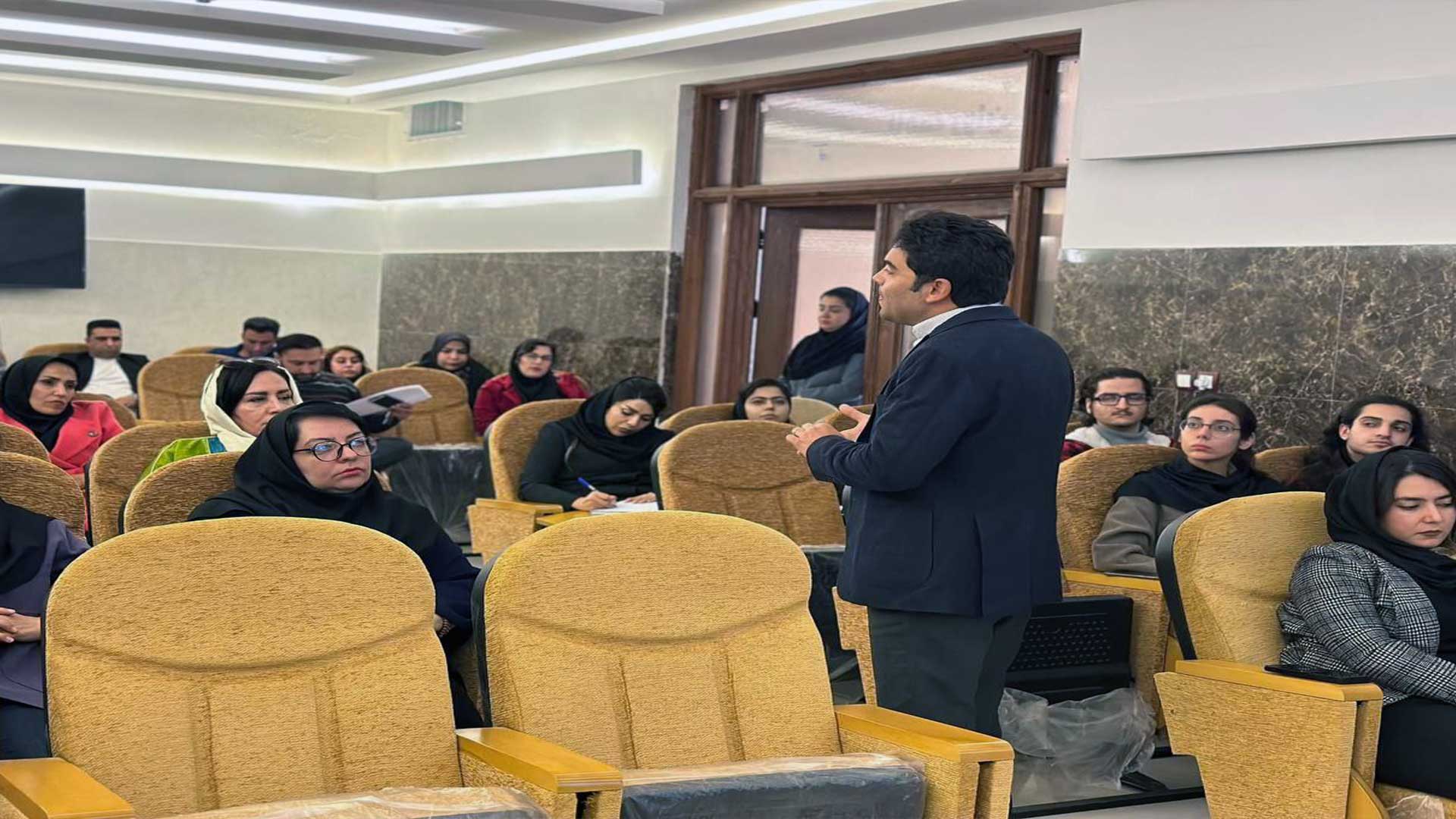 کارگاه روان نمایش گری مقدماتی در پارک سلامت روان حاجات