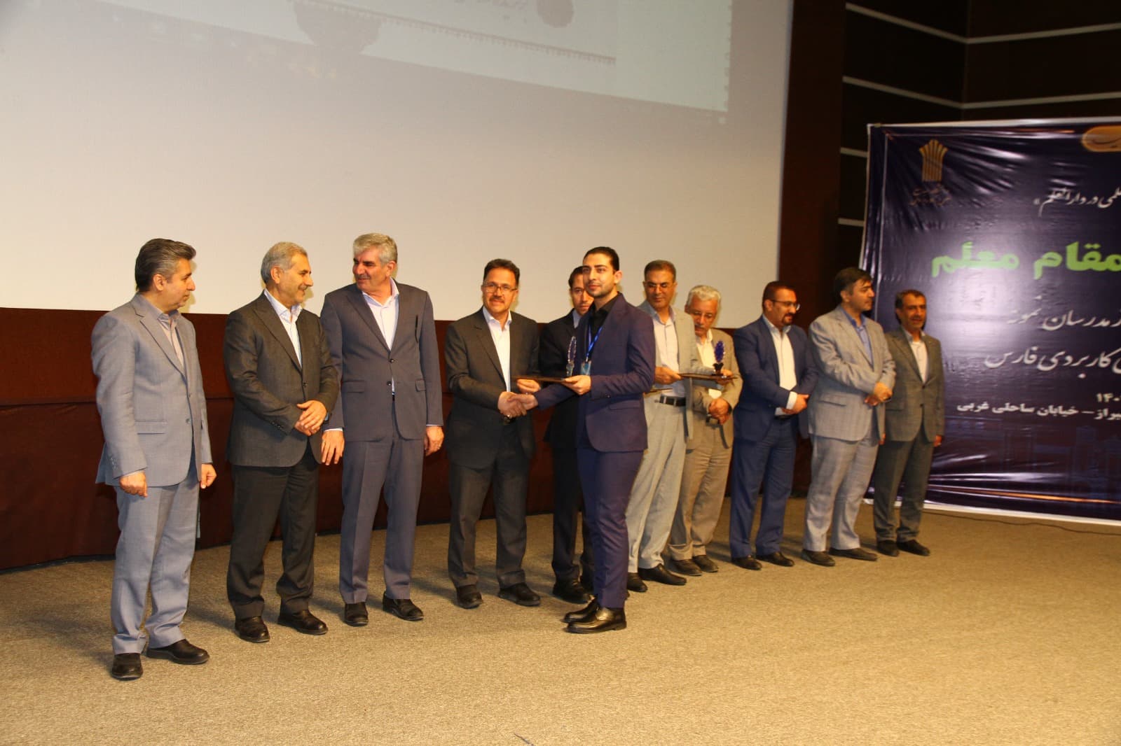 برگزیدگان هفتمین جشنواره درون‌دانشگاهی «رویش» دانشگاه جامع علمی‌کاربردی معرفی و تجلیل شدند